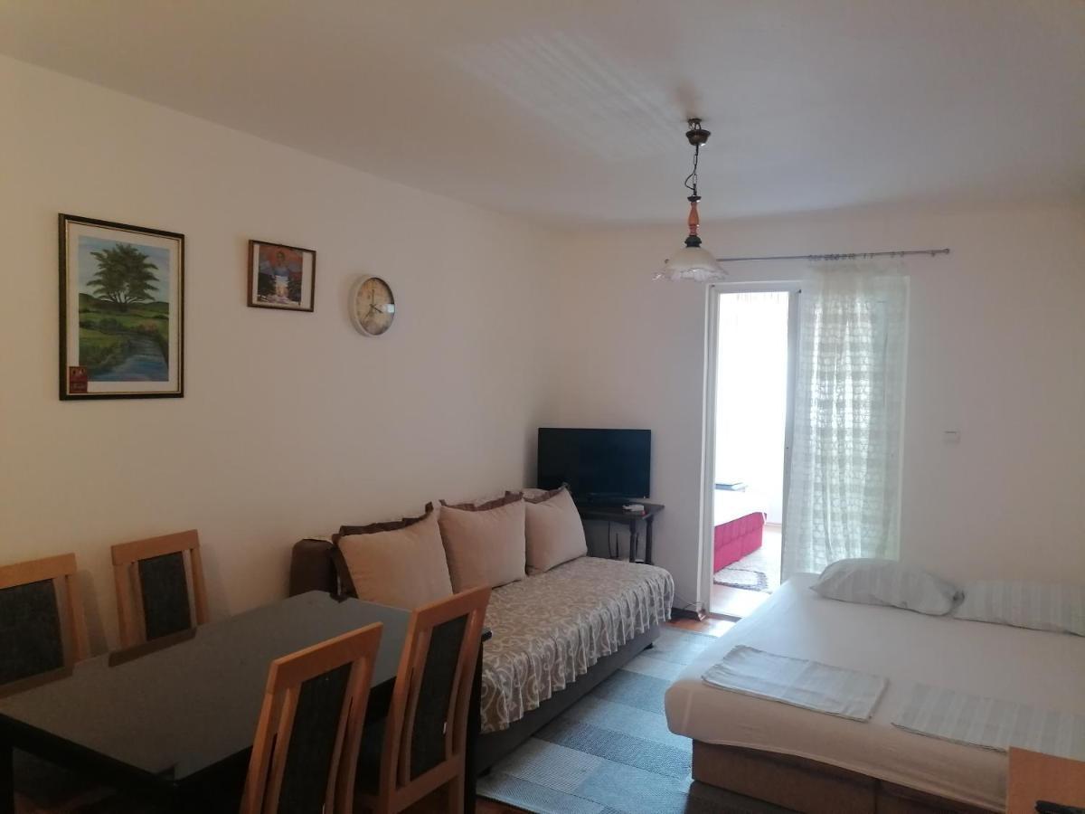 A&J Apartment ブドヴァ エクステリア 写真
